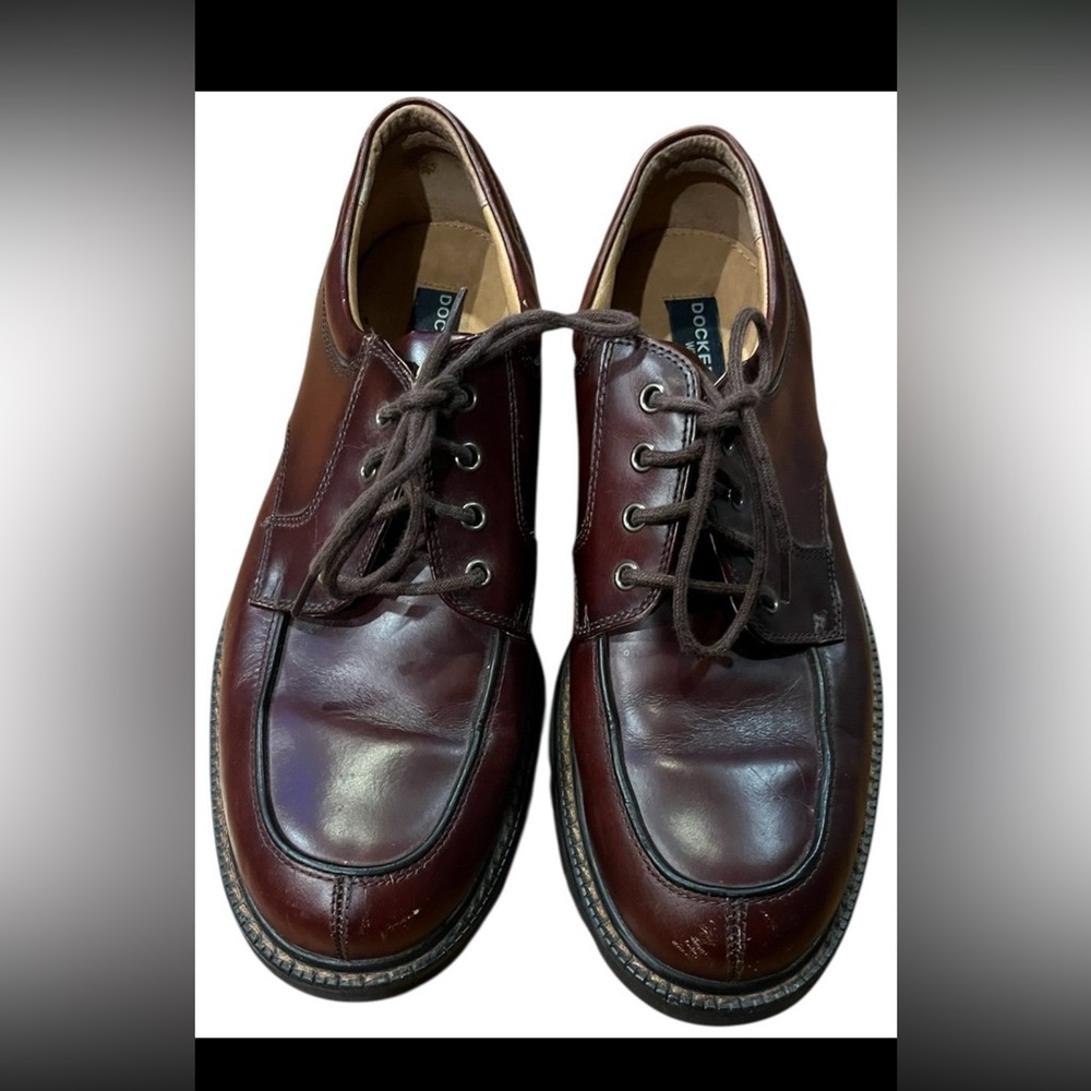 Dockers Men's Dark Brown lace up shoes. Size 10m